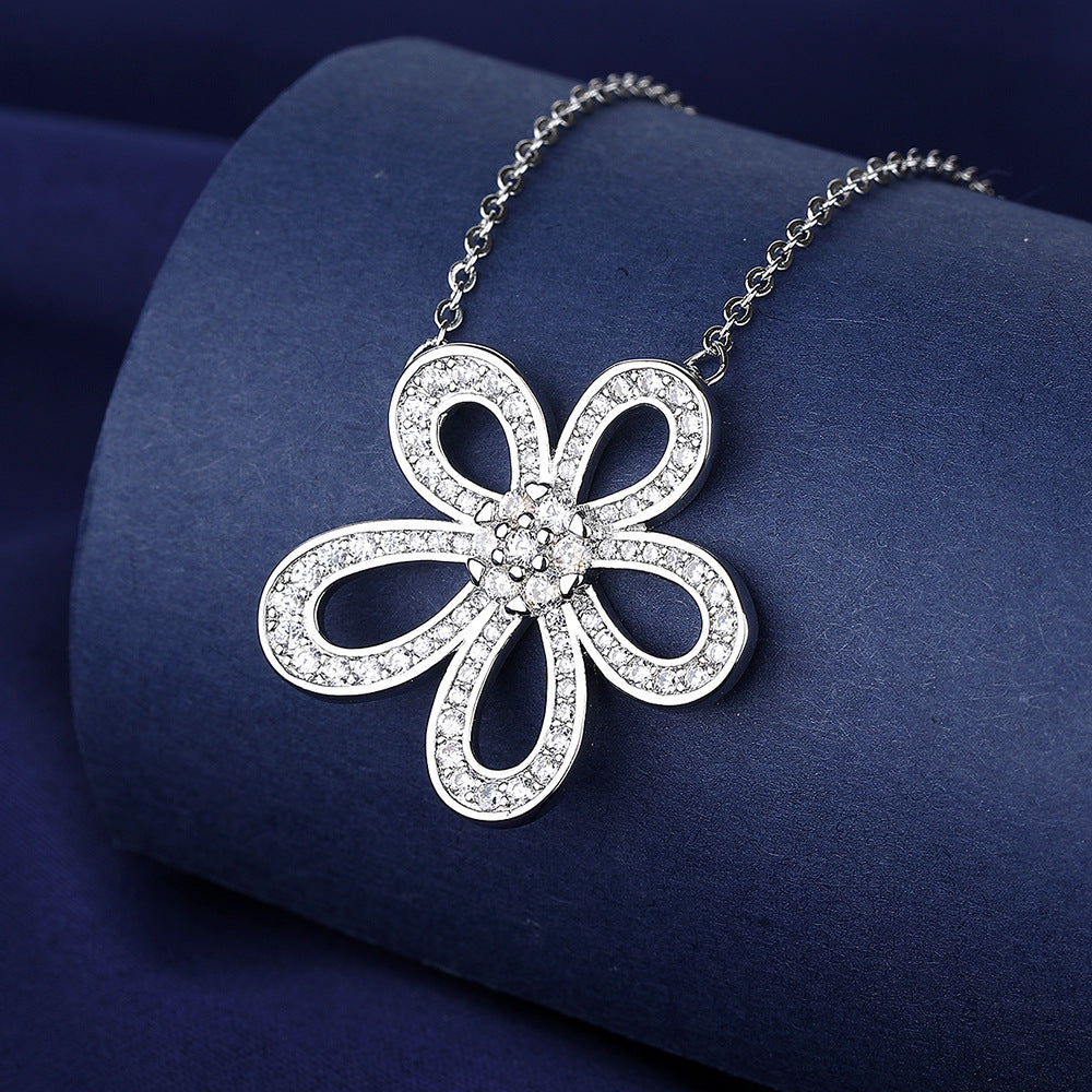Cobre nuevo collar de tres piezas con flor de cinco pétalos MIA001NE008